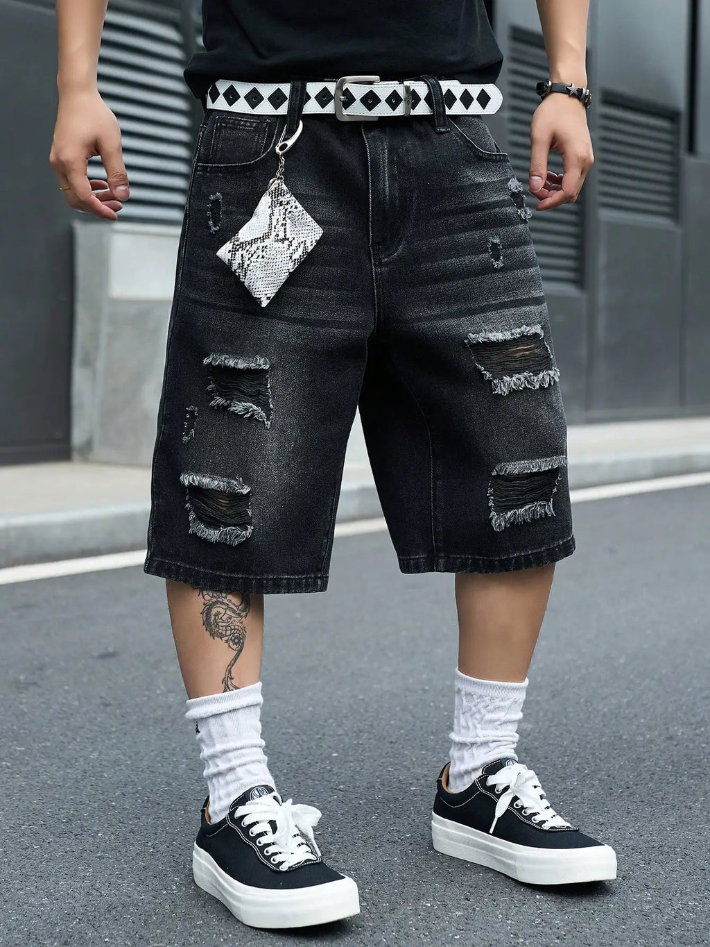 Men's Vintage Black Frayed Distressed Ripped Baggy Embroidered Knee-Length Denim Short    ts