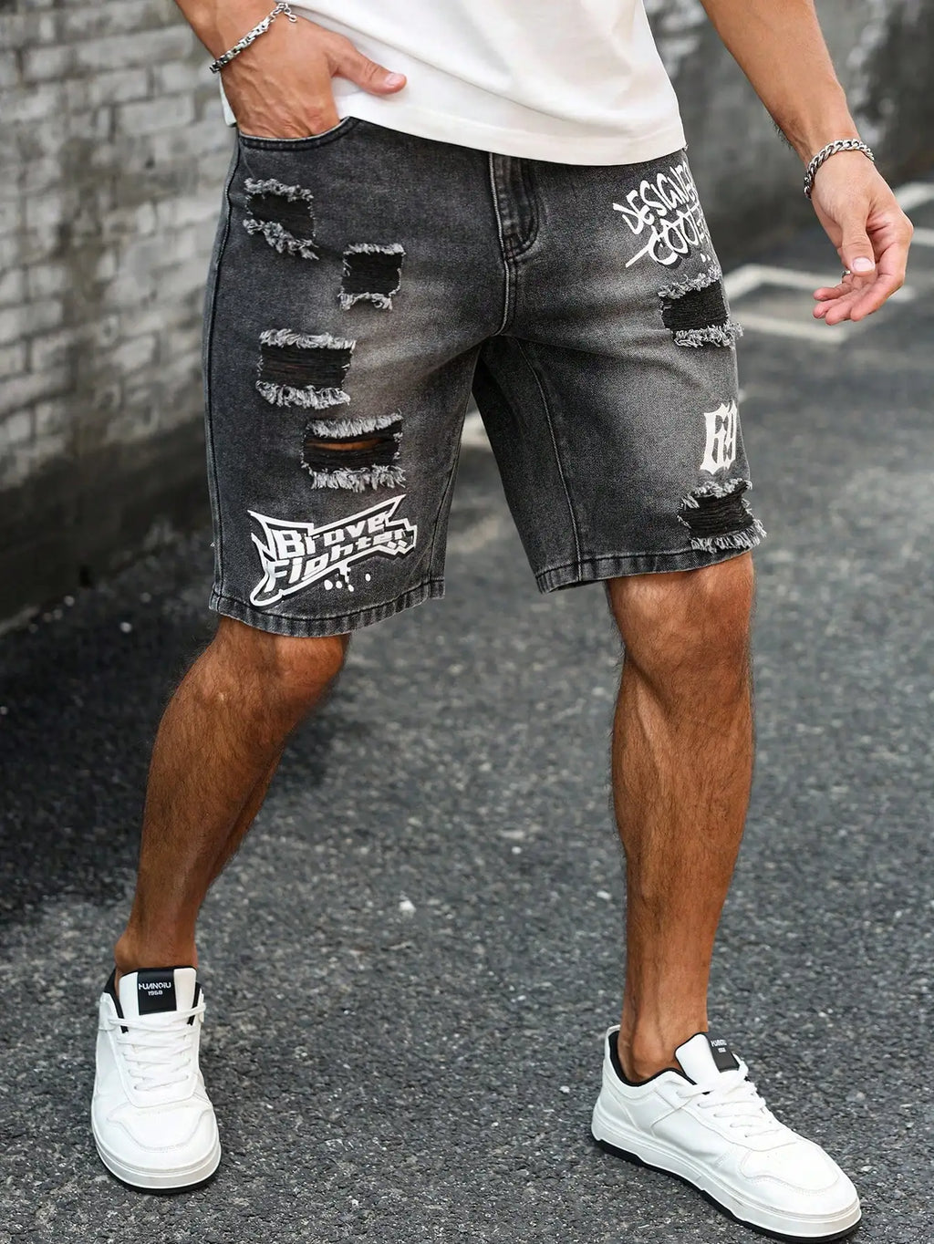 Men's distressed shorts, fashionable jeans, summer casual style, mid-waist, light color,
