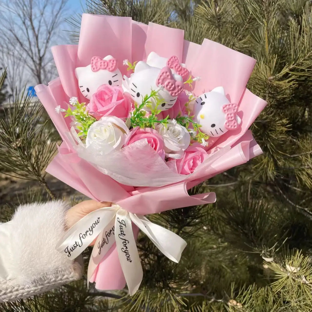 Hello Kitty Cat Dolls With Flowers Creative Bouquet Valentine gift