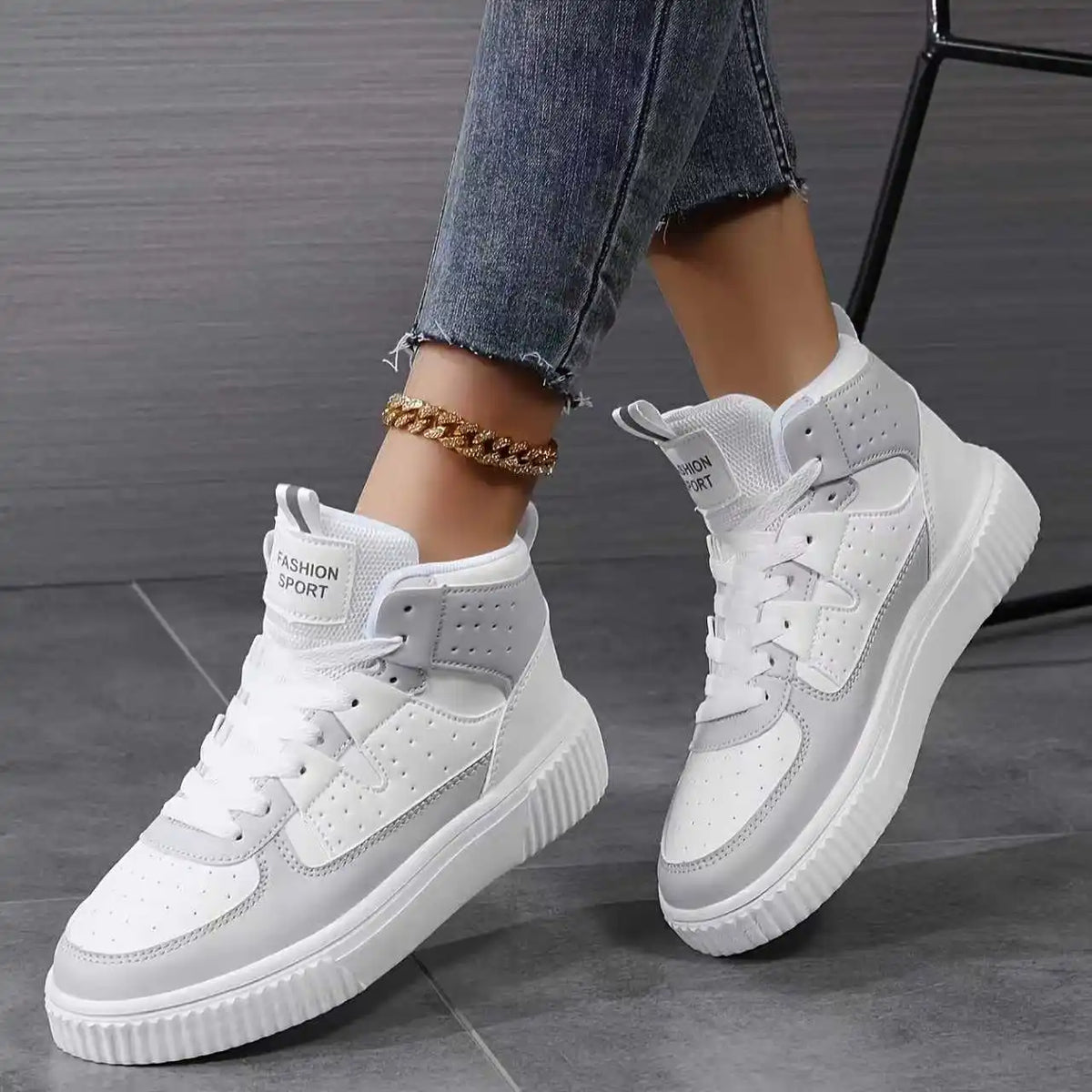 Fashionable Casual Women's Sport Shoes Breathable round Toe Flat Heel