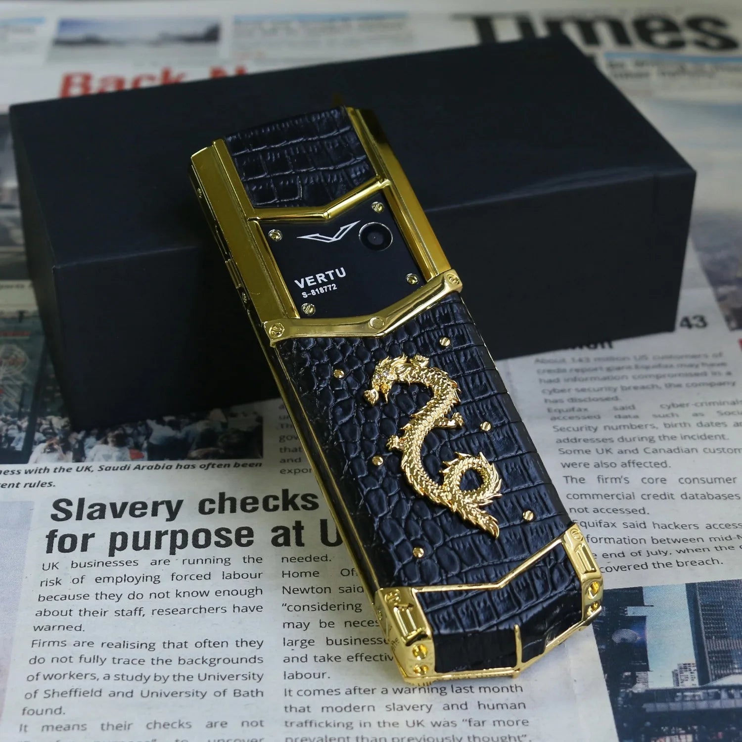 Vertu Elegant Metal Signature Handmade Dragon Cellphone Classic Senior Mobile Phone